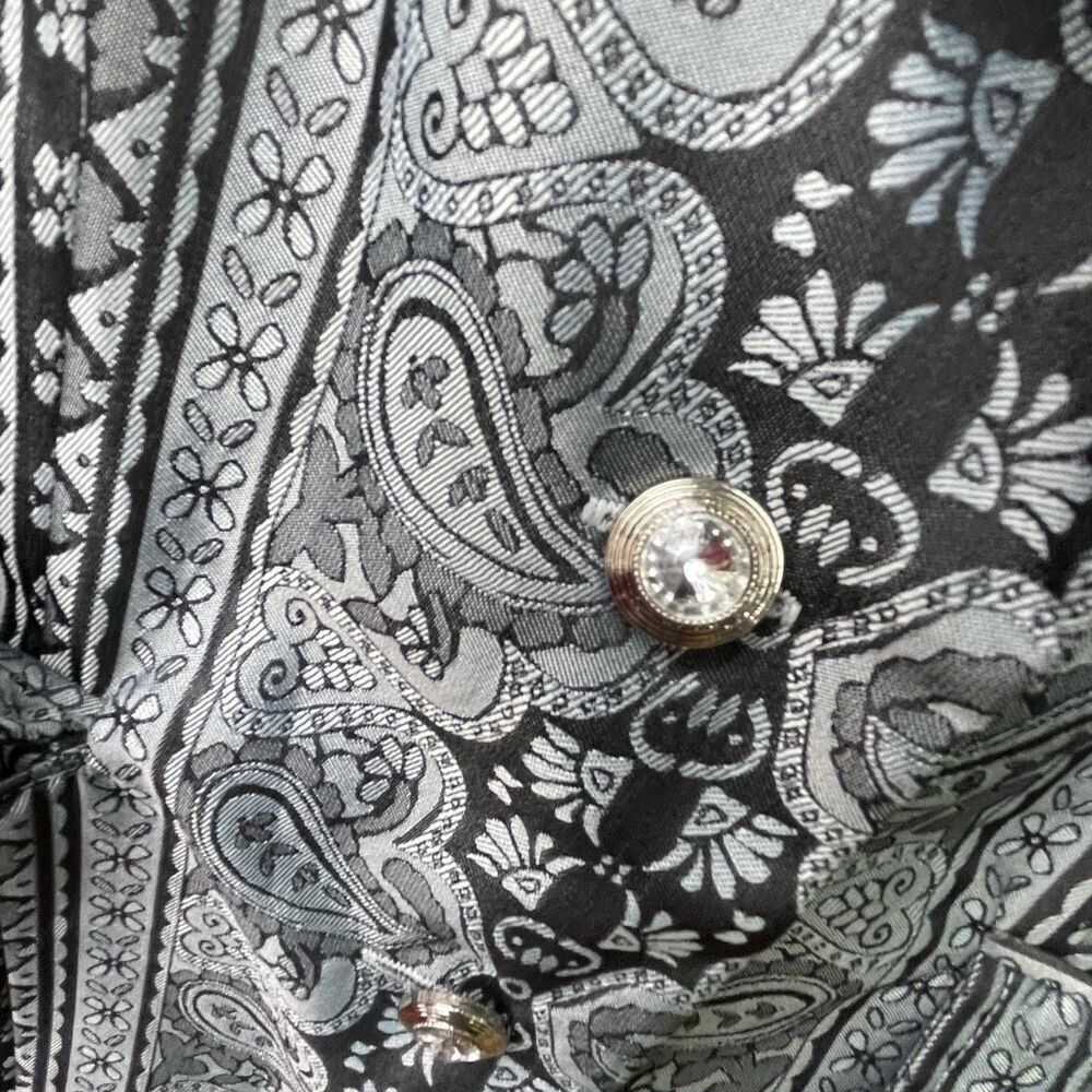 Robert Louis size L  75% silk brocade jacket. Two button front. - Picture 5 of 8